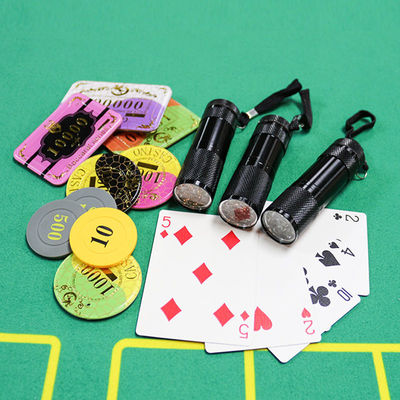 Beli Lampu Inspeksi Kode Lanyard Portabel Hitam Mini Texas Holde'M Poker Chip Koin Lembaran Plastik Tanda Anti-Pemalsuan UV pembuatan online